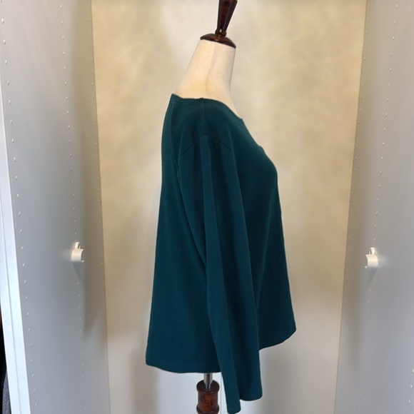 Croft & Barrow The Classic Long Sleeve Tee Green with White and Gold Tree Size M - Picture 3 of 6